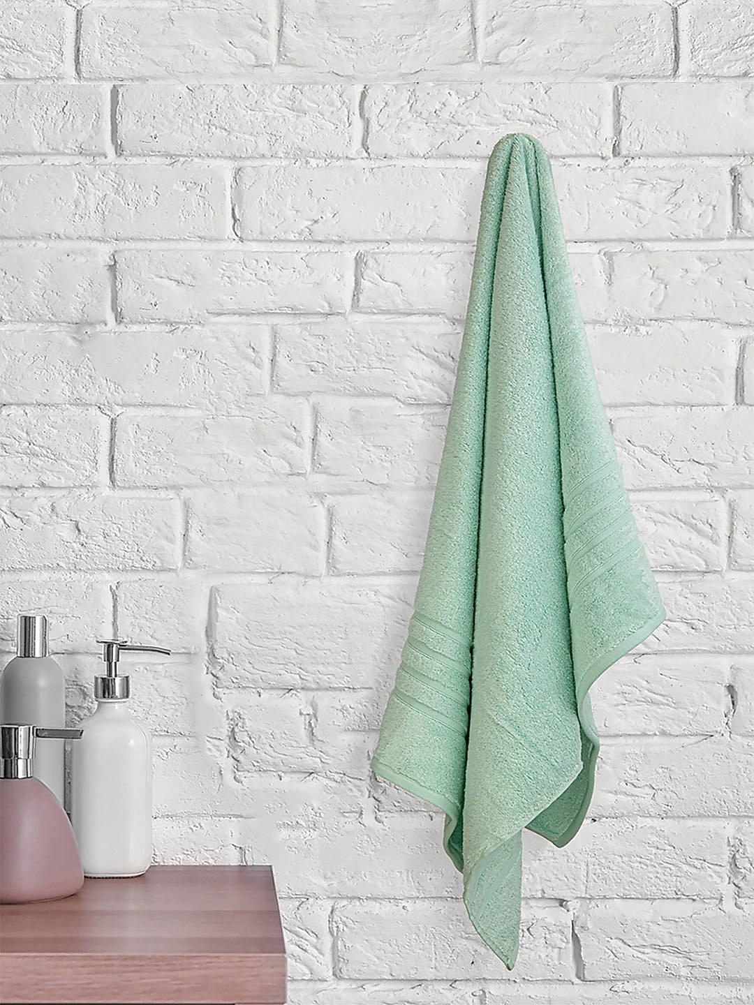 Kalpavriksha 550 gsm 100% Organic Cotton Soft & Fluffy Green Colored Bath Towel